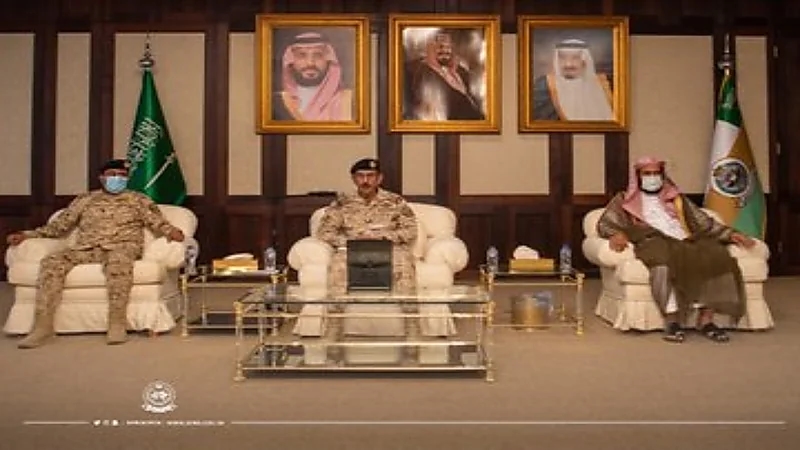 بالصور.. تسلم أسر شهداء منسوبي الحرس الوطني وسام الملك عبدالعزيز