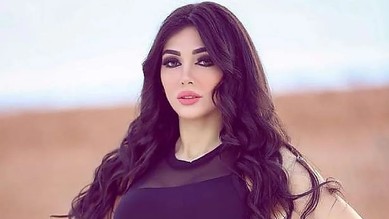 الفنانة "قمر" تلد طفلتها الثانية "دون أب"