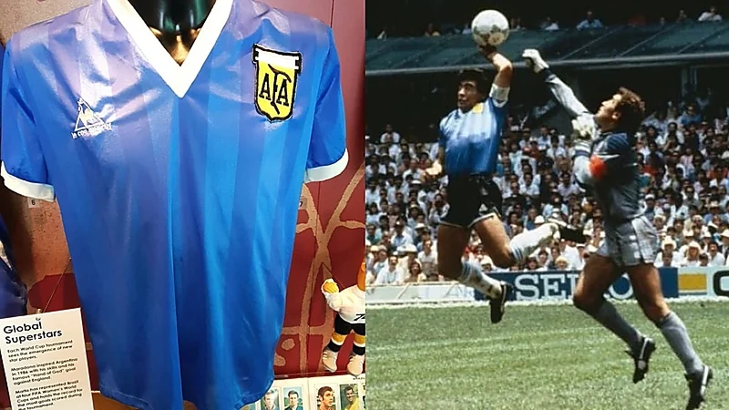  قميص مارادونا يد الله يعرض في مزاد علني 