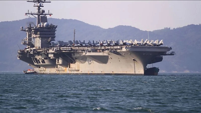 حالات انتحار ووفيات على متن حاملة الطائرات الأمريكية