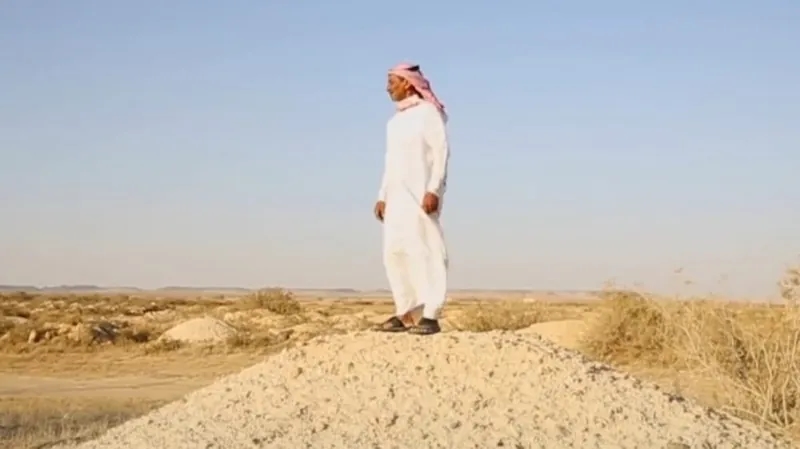 بالفيديو.. مواطن يروي خفايا مهنة قص الأثر