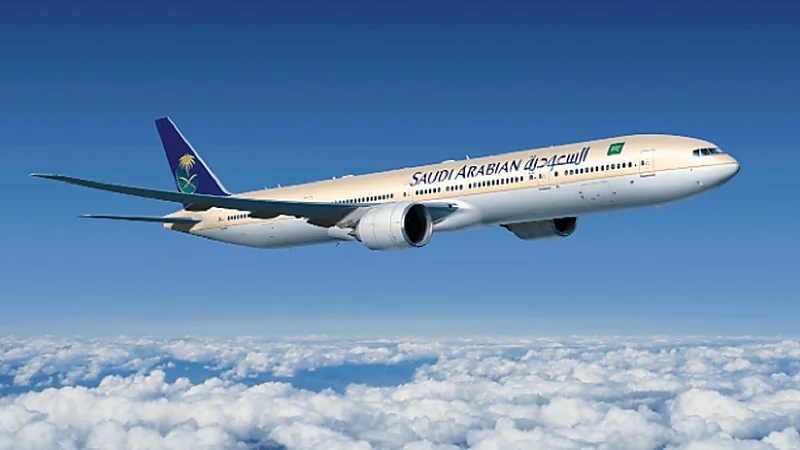 غلاء أسعار الطيران الداخلي يدفع المواطنين للذهاب إلي الأردن ومنها للرياض .. فيديو