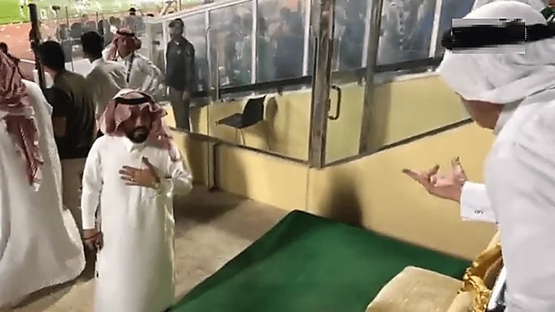 مشجع أهلاوي للرئيس: اتقوا الله في جماهير النادي.. فيديو