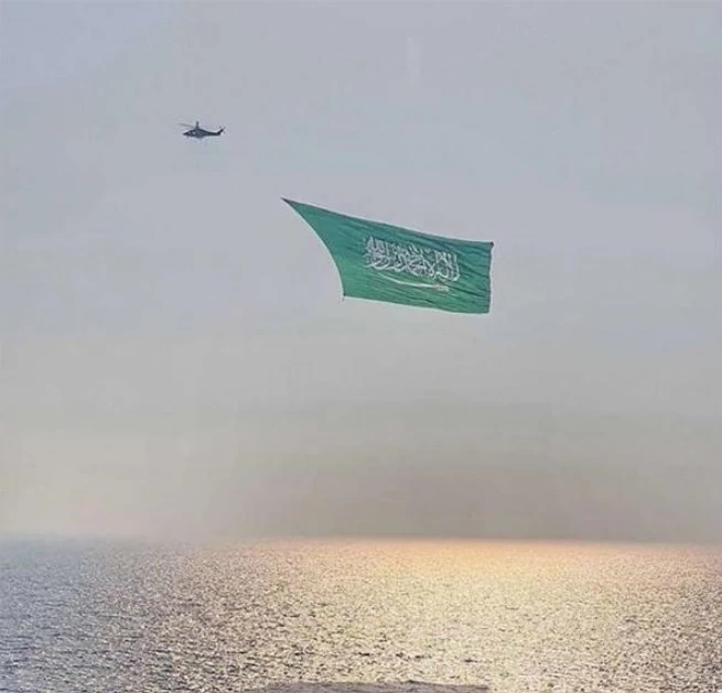 أمير الرياض وسمو نائبه يؤدون صلاة الميت على الأميرة نورة بنت سعود بن هذلول