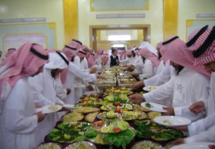 رسالة "واتس آب " خاطئة تٌكبد مواطن كثير من الأموال بحائل