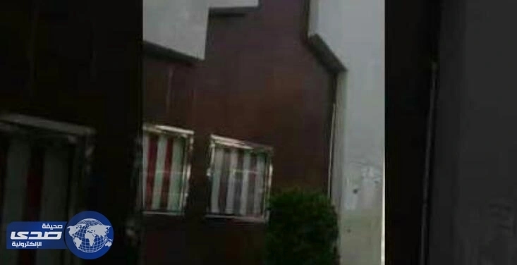 بالفيديو..غضب بين مراجعي مستشفى النور بمكة بسبب تعطل الجسر