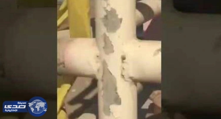 فيديو مؤثر ...سيدة تروي تفاصيل سقوط ابنها في غرفة  صرف صحي