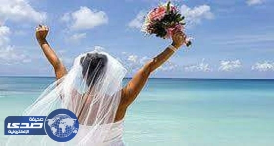 بعد 20 عاما من العزوبية ..بريطانية تتزوج من نفسها