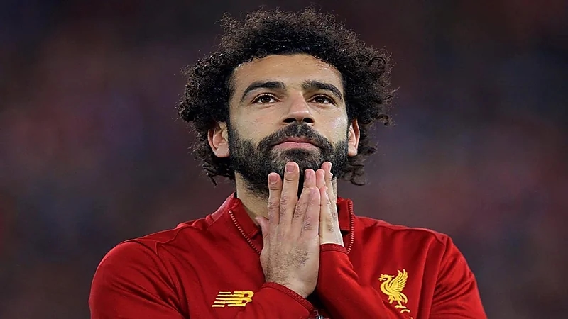 محمد صلاح يثير غضب الجماهير بسبب تجاهله لحادثة " إريكسن"