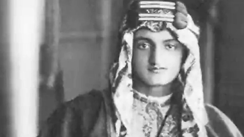 بالفيديو.. تفاصيل زواج الملك فيصل من بيت بن مشيط