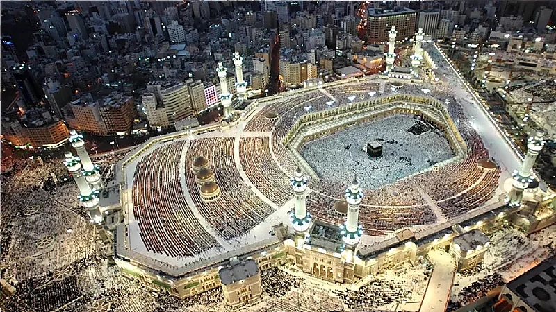 قوات أمن العمرة: عزل حركة المركبات الصغيرة عن المسارات من الساعة الـ9 مساء