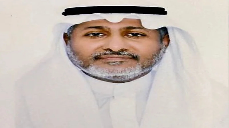 معلم ينظم شعرًا بعد إحالته للتقاعد