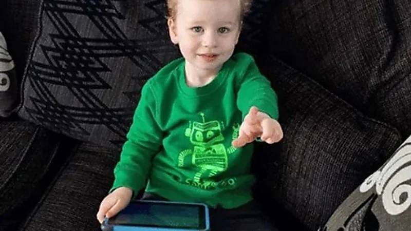 أم تقتل طفلها وتحاول الانتحار 