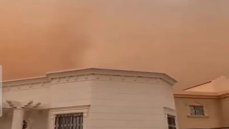 شاهد.. عاصفة جدارية على ‎السليل 