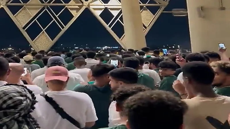 شاهد.. جماهير ‎الأهلي بعد التعادل بدوري يلو تردد: ارحل يا ماجد 