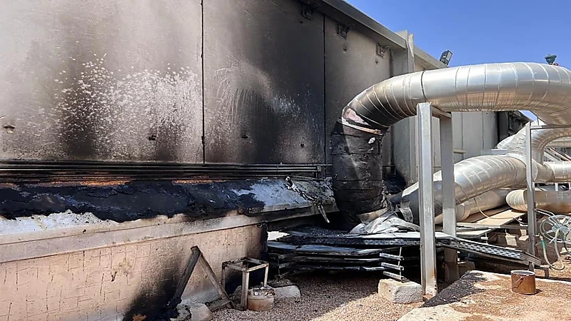 بالصور.. مدني ‎حفر الباطن يخمد حريقًا في مجمع تجاري بحي الورود