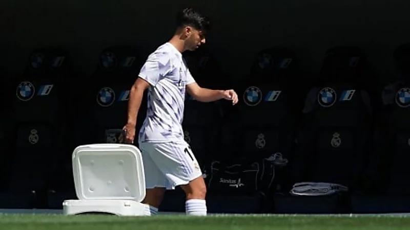 أسينسيو يبدي غضبه أمام أنشيلوتي