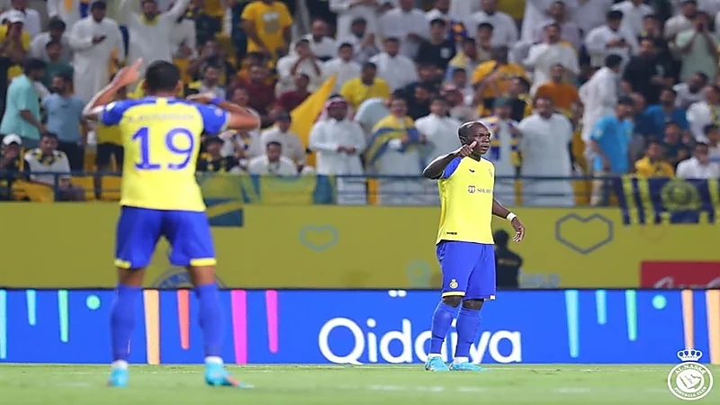 النصر يعلن عن موعد عودة الثلاثي الأجنبي
