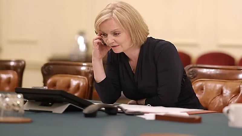 اختراق هاتف رئيسة وزراء بريطانيا وتسريب بيانات خطيرة