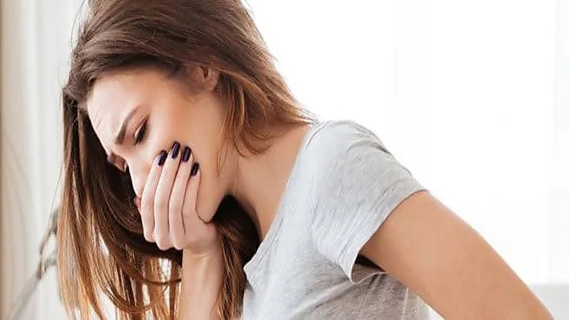 استشاري يكشف عن أسباب الغثيان والاسترجاع المزمن