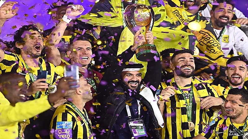 الاتحاد يحتفي بلاعبيه وكأس السوبر في الجوهرة
