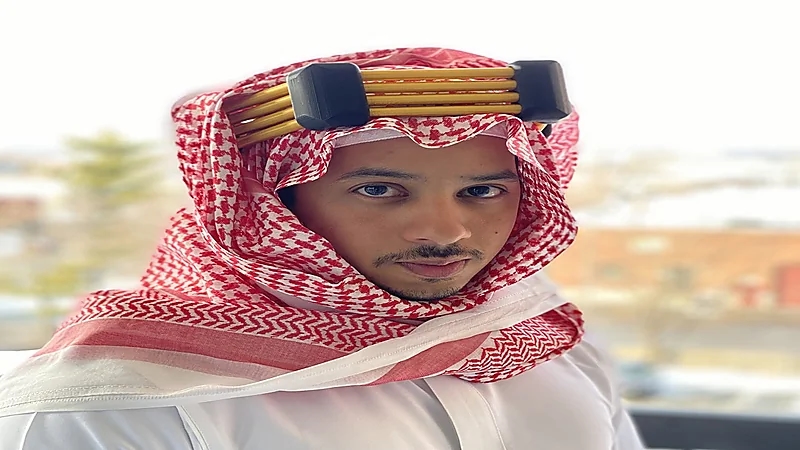 بالفيديو .. شاب يصنع عقال المقصب بتقنية ثلاثية الأبعاد