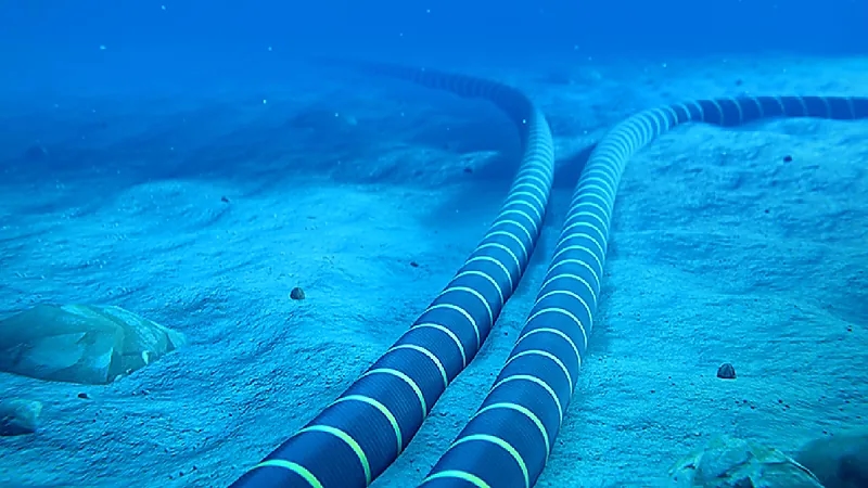 بالفيديو.. مشروع الكيابل البحرية لربط المملكة بخمسة دول