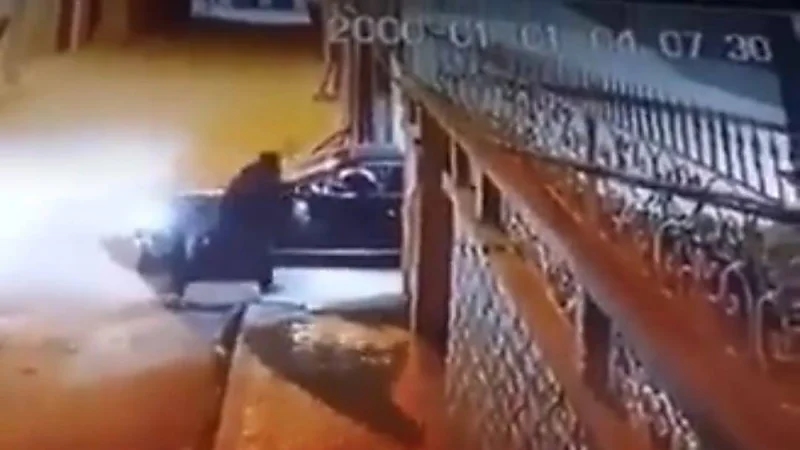 شاهد.. اغتيال رجل  أعمال جزائري أمام زوجته