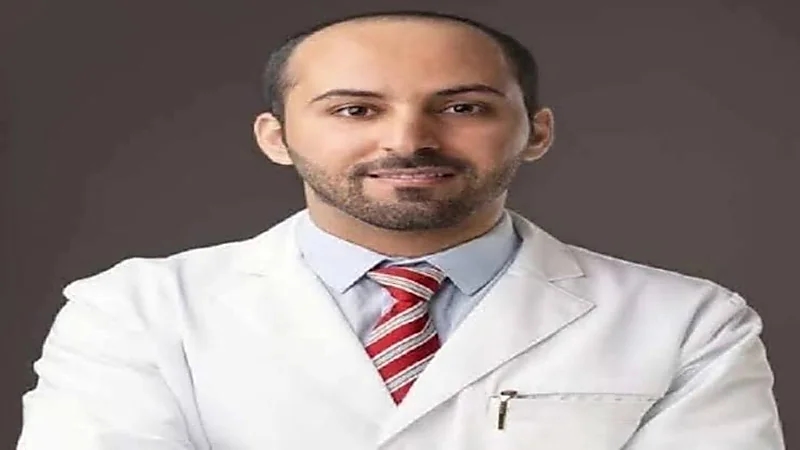 هل يوجد علاقة بين قرحة المريء والمعدة ونقص الحديد؟.. استشاري يجيب 