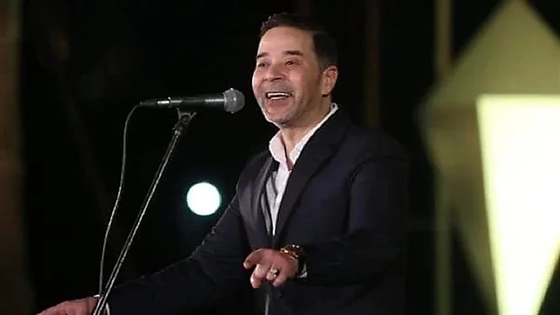 حقيقة معاقبة مدحت صالح بسبب غنائه بفلاشة