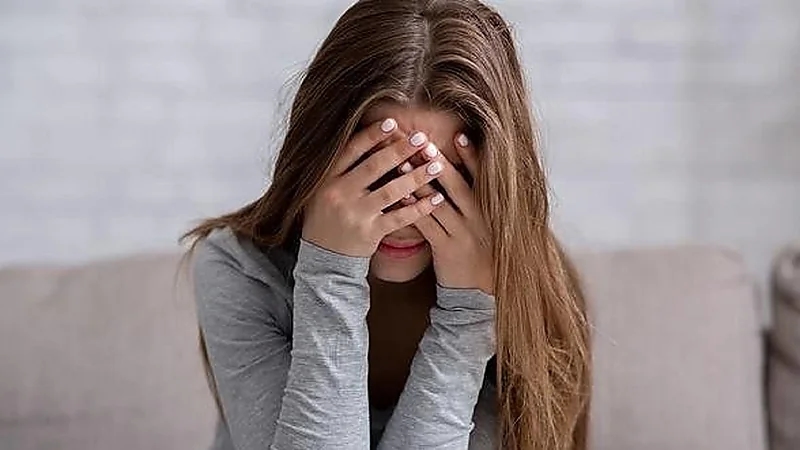 استشاري: الكتمان والقلق قد يسببان جلطة وفقدان البصر