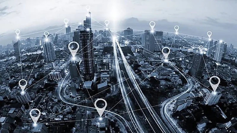 كاميرات مراقبة تتجسس على النساء بأمريكا