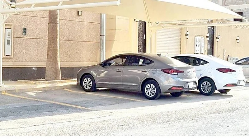 ضوابط تركيب المظلات أمام المنازل للحد من التشوهات