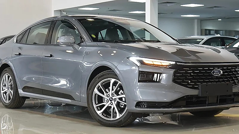 مقارنة بين الفئات الثلاثة لأنواع فورد تورس 2023