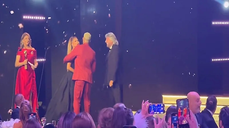 بالأحضان والقبلات..محمد رمضان يصالح نوال الزغبي..فيديو