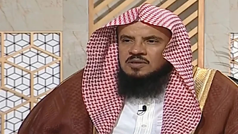 السبر يوضح هل يؤثر أحمر الشفاه على صحة الوضوء أم لا   .. فيديو