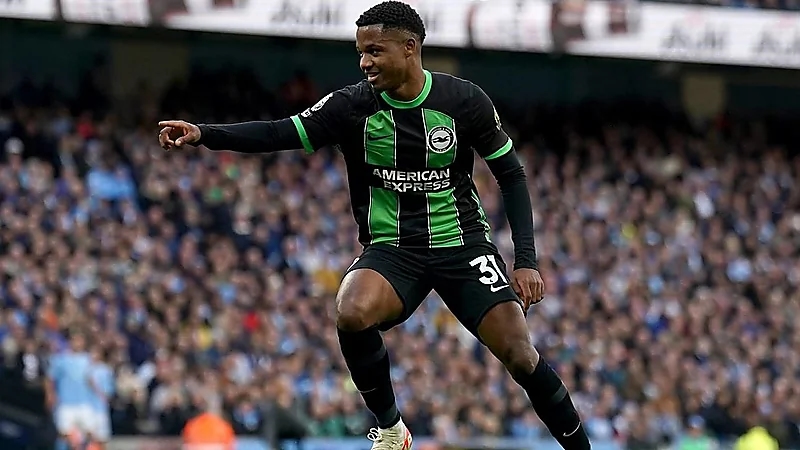 توتنهام ينافس أندية روشن على ضم فاتي