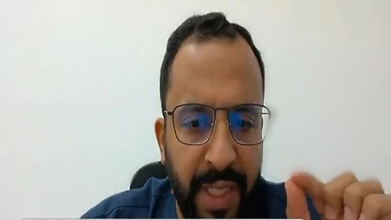 استشاري يروي قصة شاب لا يعاني من أي مرض وفوجئ بجلطة قلبية بسبب التدخين.. فيديو