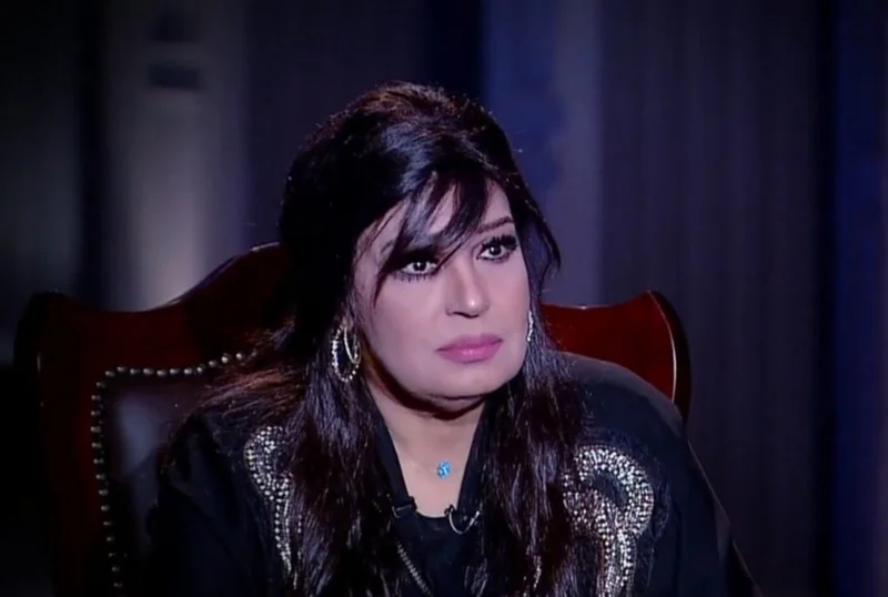 فيفي عبده تثير الجدل في عزاء ابنة فريد شوقي..فيديو