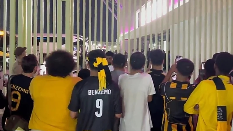 جماهير الاتحاد تطلق صافرات استهجان ضد رونالدو .. فيديو