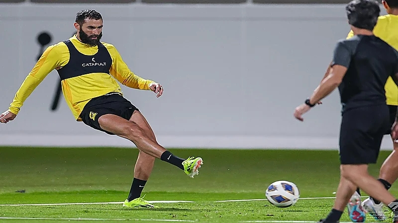 بنزيما يشارك في التدريبات الجماعية