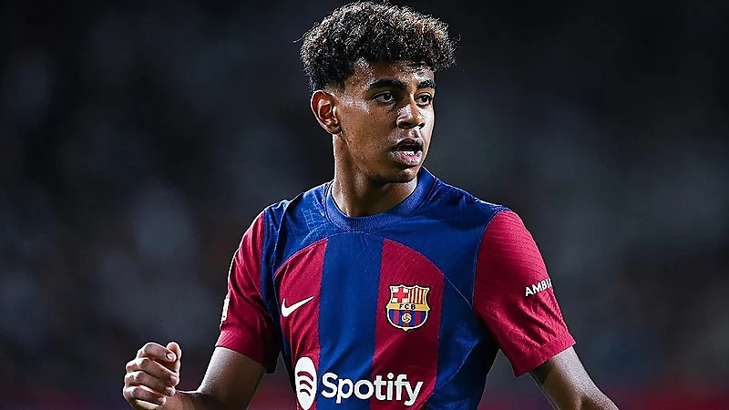 أندية روشن تستهدف يامال