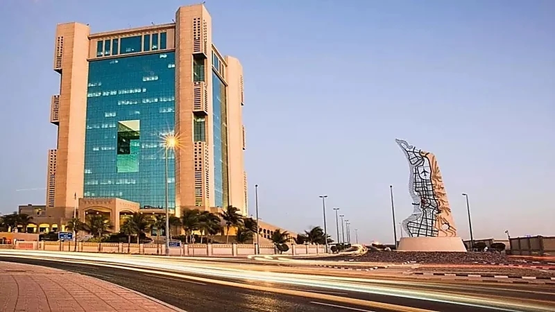 ضبط 30 طنًا من التبغ منتهي الصلاحية بالخمرة