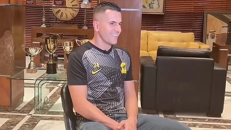 حارس الاتحاد السابق : الهلال يستحق الدوري هذا الموسم .. فيديو