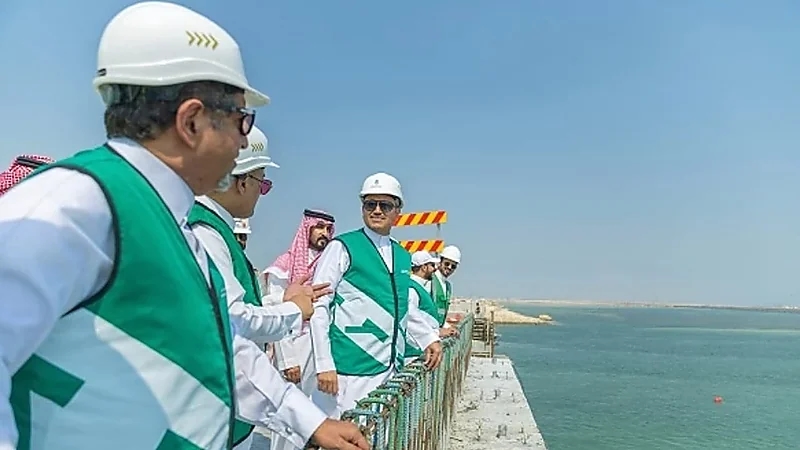 وزير النقل : اكتمال الجسر البحري "صفوى - رأس تنورة" قبل منتصف 2025 .. فيديو