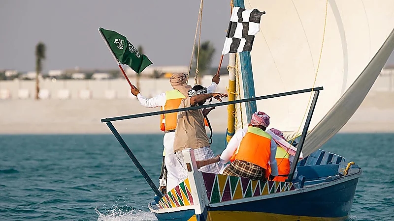 شركة البحر الاحمر الدولية تُحي الموروث البحري بسباق المراكب الشراعية..صور