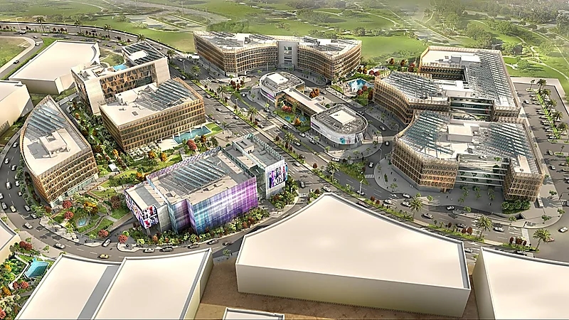 أعمال تنفيذ التكسية الخارجية في مشروع STC Square ...صور