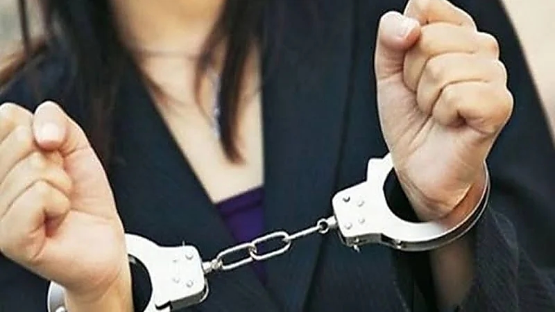 القبض على سيدة تبث فيديوهات خادشة بمصر