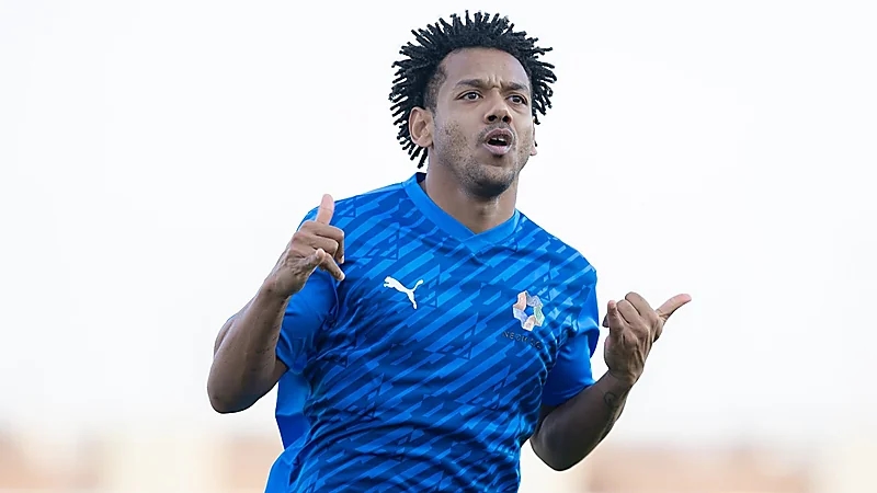 نيوم يهزم العربي ورومارينهو يسجل ثنائية .. فيديو