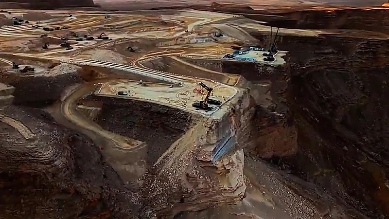 انطلاق الأعمال في مشروع استاد الأمير محمد بن سلمان..فيديو